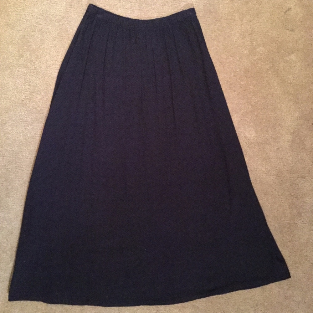 Navy skirt herringbone-weave